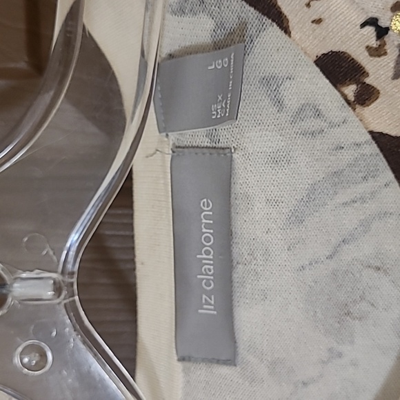 ♥️Liz Claiborne animal print metallic detail crewneck button front cardigan - Picture 5 of 8